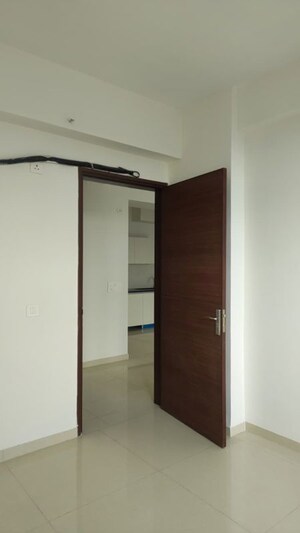 Room in 3 BHK Apartment at Omaxe The Resort, South Mullanpur – for Sale