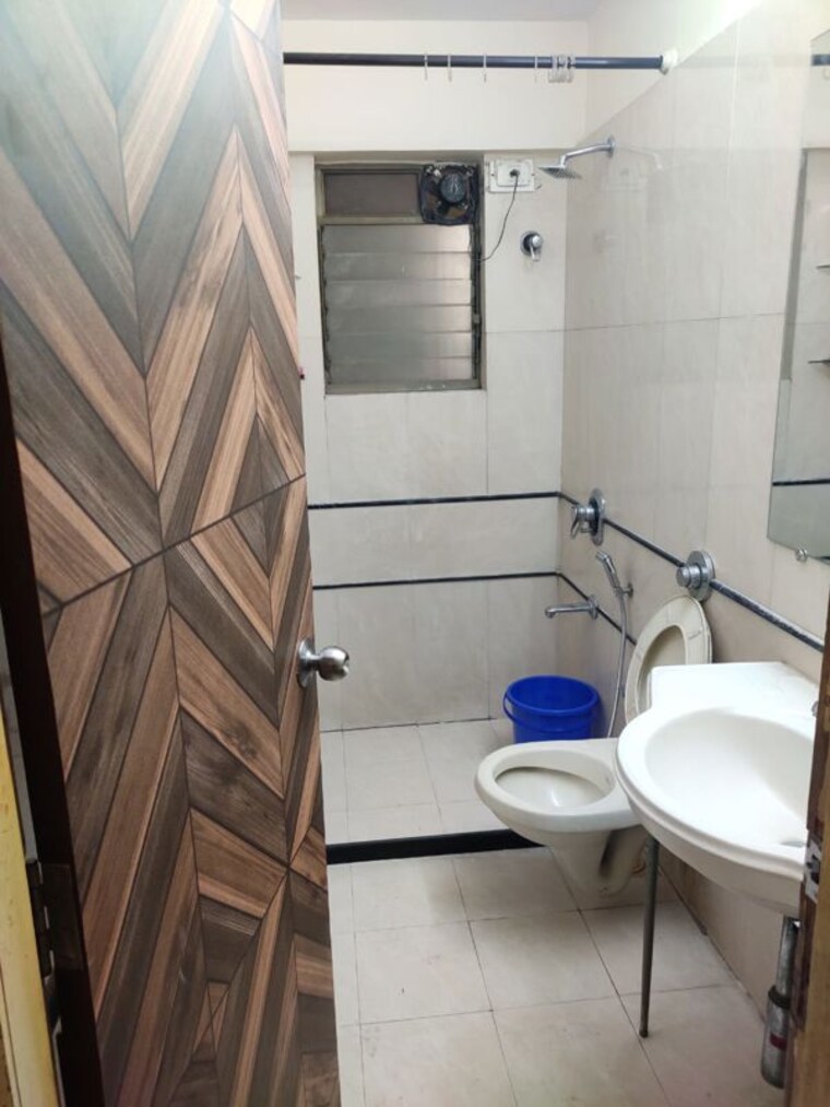 Bathroom, upper govind nagar Pg For Girls In Upper Govind Nagar 10575403