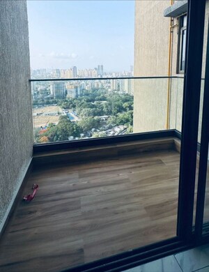 Room in 2 BHK Apartment at Raymond Ten X Habitat, Pokhran Road No Two – for Rent