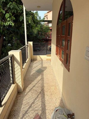 2 BHK Builder Floor For Rent in Naraina