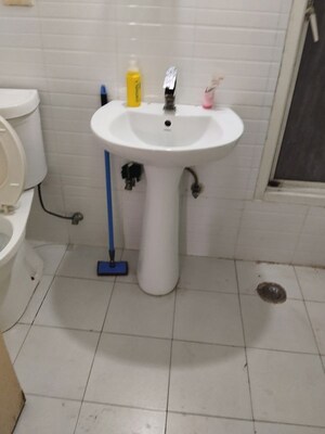 Bathroom in 2.5 BHK Apartment at Supertech Cape Town, Sector 74 – for Rent