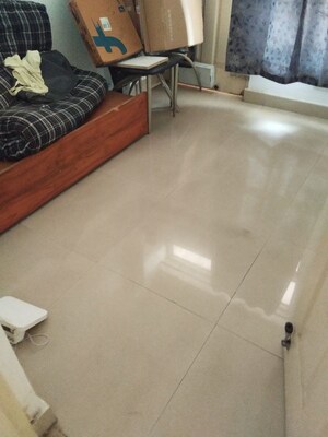 Room in 2.5 BHK Apartment at Supertech Cape Town, Sector 74 – for Rent