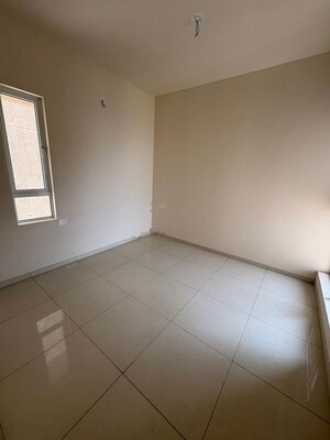 Room in 1 BHK Apartment at Godrej Green Cove, Mahalunge – for Sale