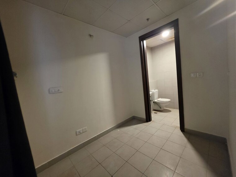 Bathroom, prestige-white-meadows 4 Bedroom 4021 Sq.Ft. Apartment In Whitefield Bangalore 10575381