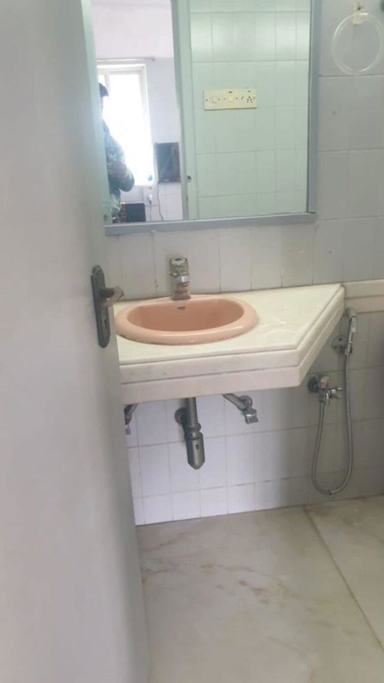 Bathroom, mukta-apartment-10th-main 2 Bedroom 800 Sq.Ft. Apartment In Khar West Mumbai 10575481