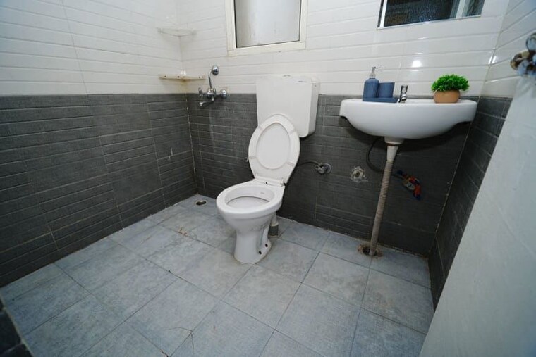 Bathroom, rof-ananda 2 Bedroom 1719 Sq.Ft. Apartment In Sector 95 Gurgaon 10575512