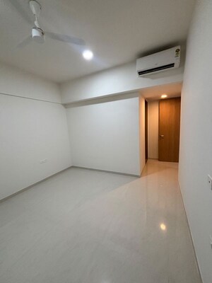 Room in 4 BHK Apartment at Lodha Bellagio, Powai – for Rent