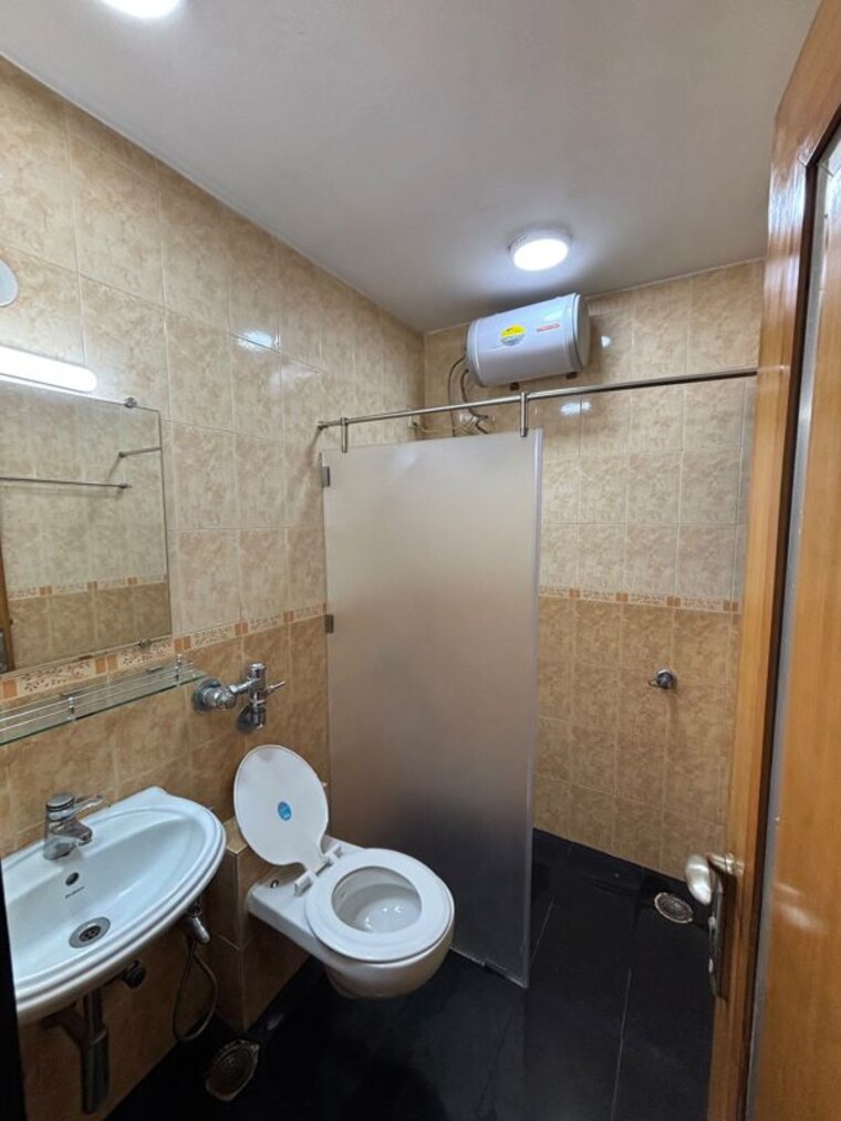 Bathroom, dheeraj-plaza 2 Bedroom 1100 Sq.Ft. Apartment In Bandra West Mumbai 10575527