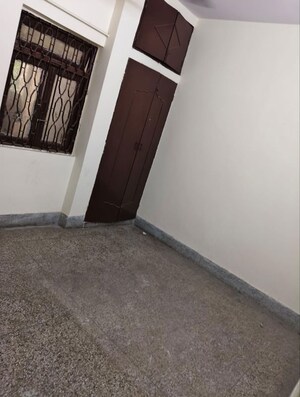 Room in 2 BHK Builder Floor at Naraina – for Rent