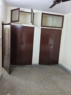 Furnished Amenities in 2 BHK Builder Floor at Naraina – for Rent