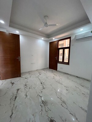 Room in 3.5 BHK Builder Floor at Saket – for Rent
