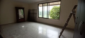 Room in 3 BHK Apartment at Churchgate – for Sale