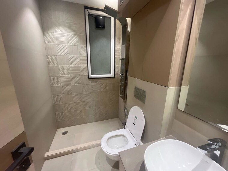 Bathroom, sector 23 4 Bedroom 2200 Sq.Ft. Builder Floor In Sector 23 Gurgaon 10575624