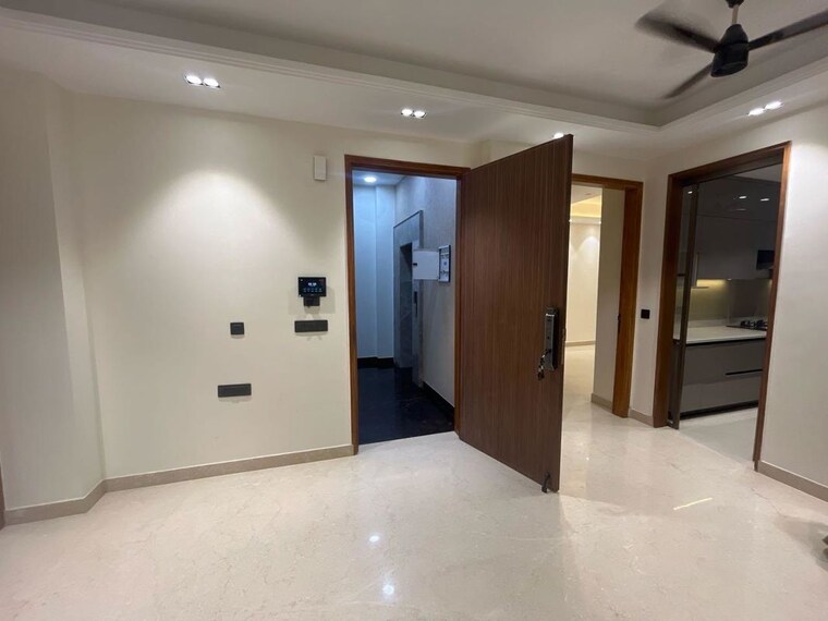 Room, sector 23 4 Bedroom 2200 Sq.Ft. Builder Floor In Sector 23 Gurgaon 10575624