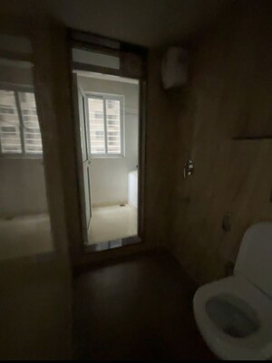 Room in 1 BHK Apartment at Lodha Amara, Kolshet Road – for Rent