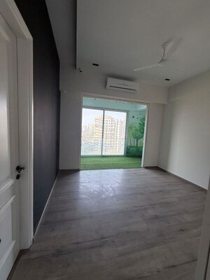 Room in 6+ BHK Apartment at Windsor Grande Residences, Andheri West – for Rent