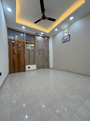 Room in 2 BHK Builder Floor at Onyx Plaza, Vasundhara Sector 3 – for Sale
