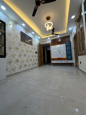 Room in 2 BHK Builder Floor at Onyx Plaza, Vasundhara Sector 3 – for Sale