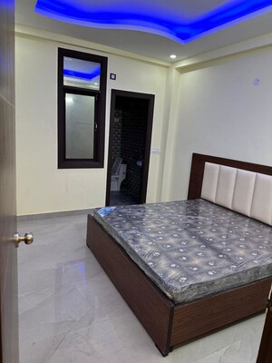 Bedroom in 2 BHK Builder Floor at Sector 40 – for Rent
