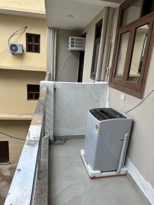 Staircase in 2 BHK Builder Floor at Sector 40 – for Rent