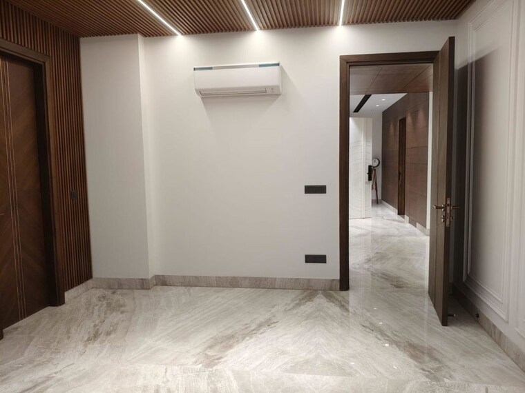 Room, sector 23 4 Bedroom 2300 Sq.Ft. Builder Floor In Sector 23 Gurgaon 10575676