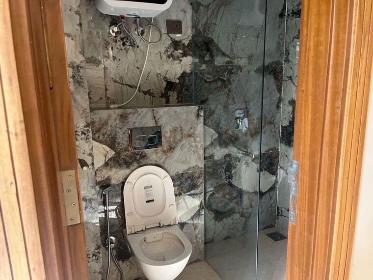 Bathroom, palam-vihar-residents-association 4 Bedroom 2300 Sq.Ft. Builder Floor In Palam Vihar Gurgaon 10575685
