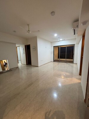 Room in 4 BHK Apartment at Lodha Bellagio, Powai – for Sale