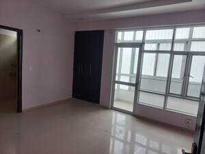 Room in 3.5 BHK Apartment at Prateek Wisteria, Sector 77 – for Sale