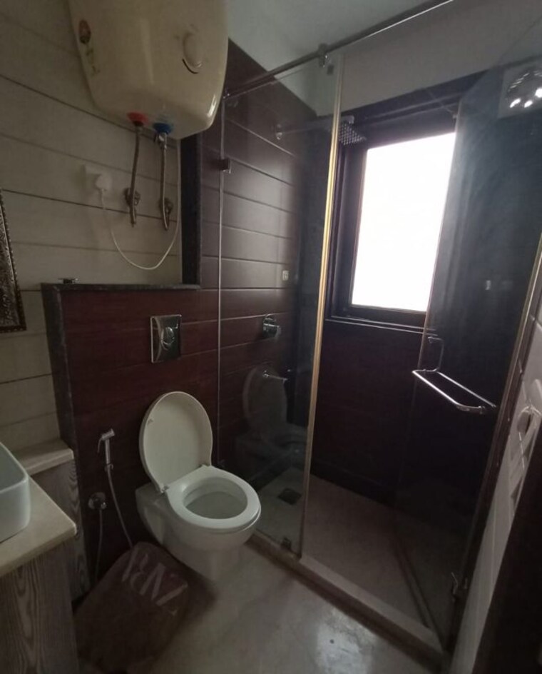 Bathroom, greater kailash 4 Bedroom 2700 Sq.Ft. Builder Floor In Greater Kailash Delhi 10575761