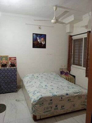 Bedroom in 3 BHK Apartment at Nehru Nagar – for Rent