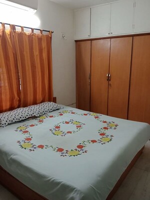 Bedroom in 3 BHK Apartment at Nehru Nagar – for Rent