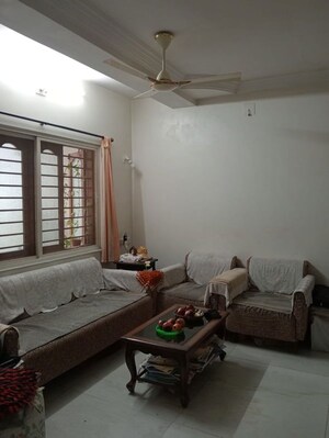 Living Room in 3 BHK Apartment at Nehru Nagar – for Rent