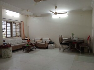 Living Room in 3 BHK Apartment at Nehru Nagar – for Rent