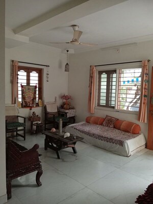 Living Room in 3 BHK Apartment at Nehru Nagar – for Rent