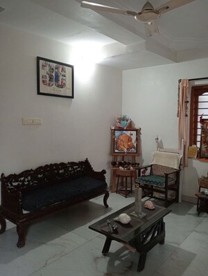 Living Room in 3 BHK Apartment at Nehru Nagar – for Rent