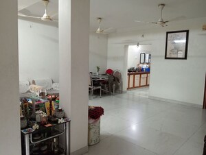 Living Room in 3 BHK Apartment at Nehru Nagar – for Rent