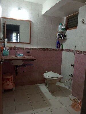 Bathroom in 3 BHK Apartment at Nehru Nagar – for Rent