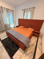 2 BHK 162 Sq.Mt. Builder Floor in RWA Apartments Sector 45