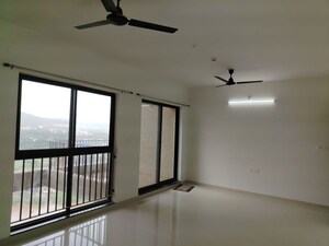 Room in 3 BHK Apartment at Shapoorji Pallonji Sensorium, Hinjewadi – for Rent