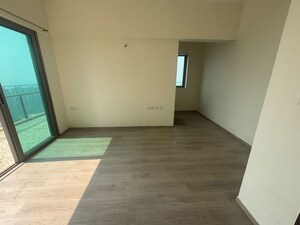 Room in 3 BHK Apartment at Sheth Auris Serenity Tower 3, Malad West – for Rent