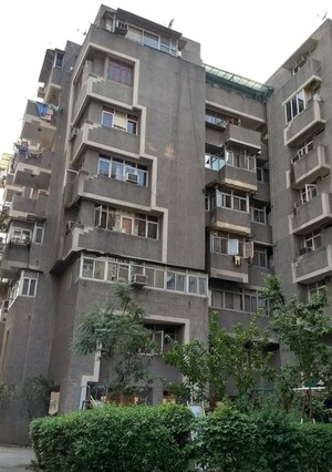 2 BHK Apartment For Sale in Karkardooma