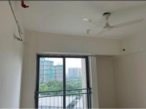 Room in 2 BHK Apartment at Kalpataru Sunrise Grande, Kolshet Road – for Sale