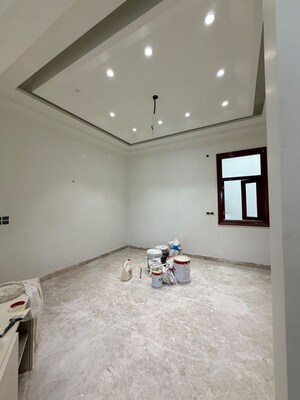 Room in 4 BHK Builder Floor at Rana Pratap Bagh – for Sale