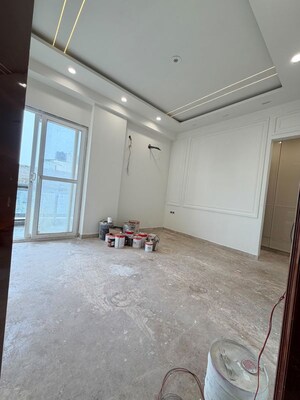 Room in 4 BHK Builder Floor at Rana Pratap Bagh – for Sale