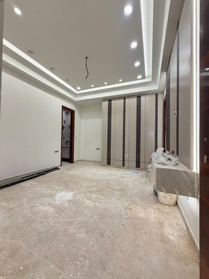 Room in 4 BHK Builder Floor at Rana Pratap Bagh – for Sale