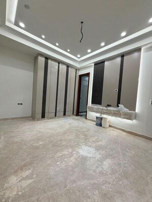 Room in 4 BHK Builder Floor at Rana Pratap Bagh – for Sale