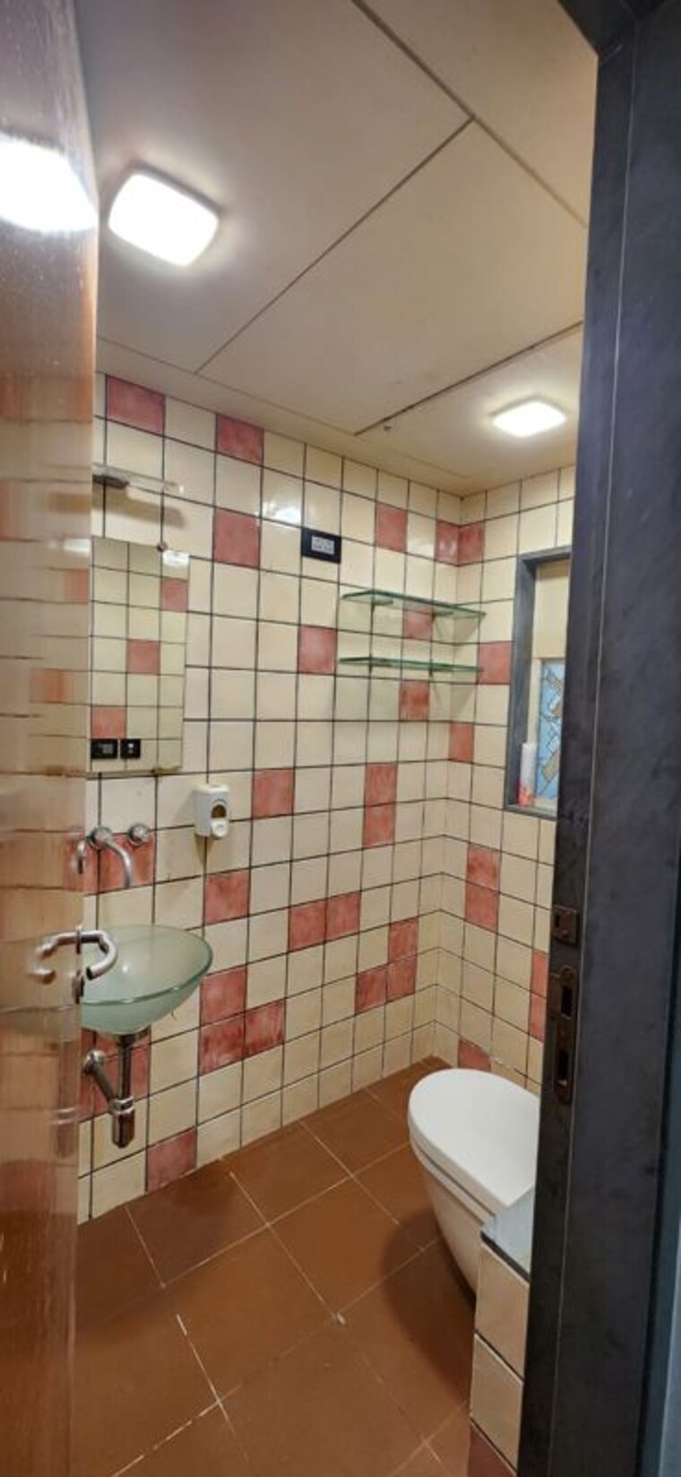 Bathroom, chembur 5 Bedroom 2600 Sq.Ft. Villa In Chembur Mumbai 10575744