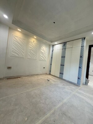 Room in 4 BHK Builder Floor at Rana Pratap Bagh – for Sale