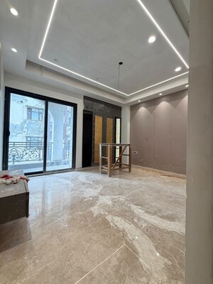 Room in 4 BHK Builder Floor at Rana Pratap Bagh – for Sale