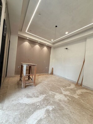 Room in 4 BHK Builder Floor at Rana Pratap Bagh – for Sale
